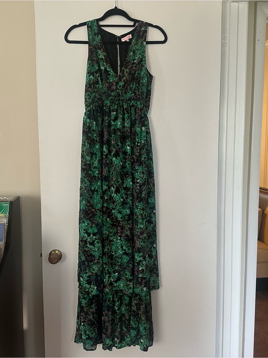re:named Dresses & Skirts - re:named Green Floral V-Neck Maxi Dress